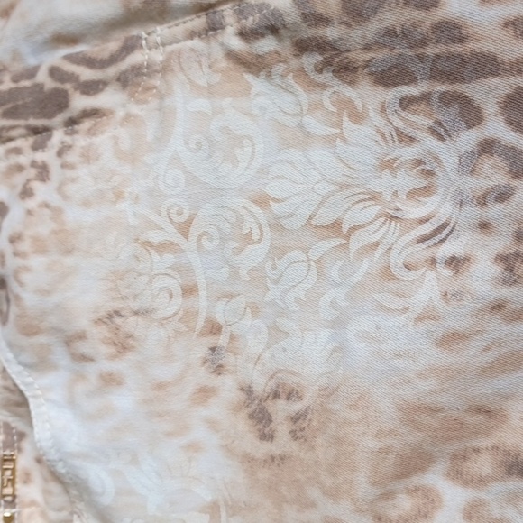 St. John Sport Women's Size 8 Leopard Print Pants Beige Brown Animal Print, 30"w - Picture 9 of 10